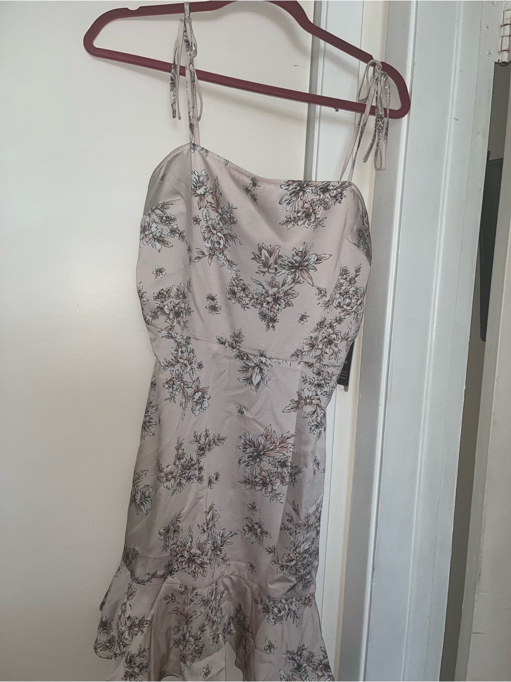Express Floral Tie-Shoulder Mini Dress in Light Taupe and Black
